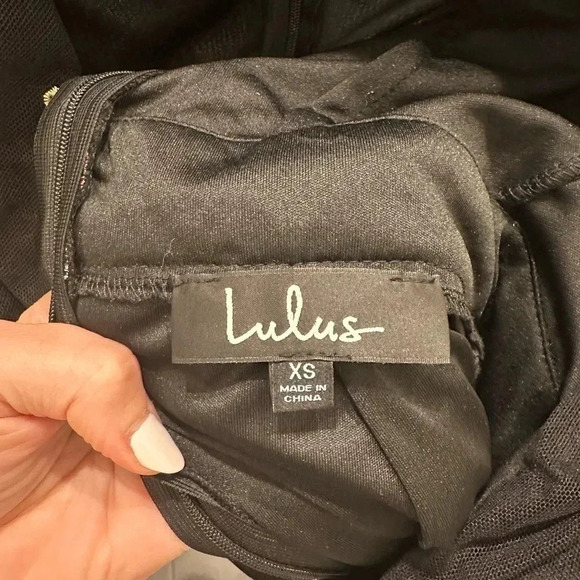 Lulus Plunge Deep V Picking Wildflowers Black Floral Embroidered Romper XS - Picture 6 of 7